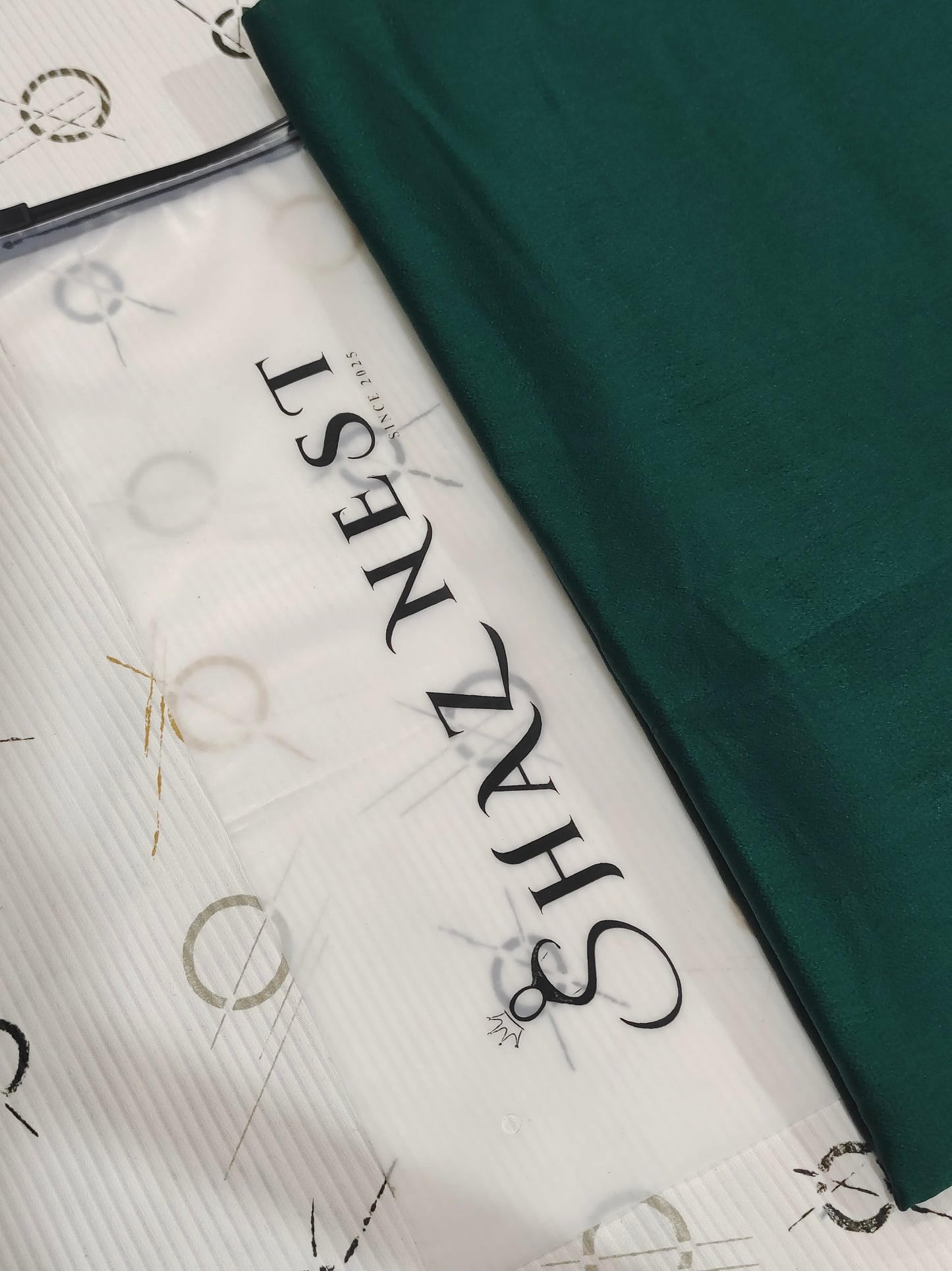 🛍️ Bubble Satin Hijab – Deep Forest Green | Soft Gloss Elegant Drape (Regular Size)