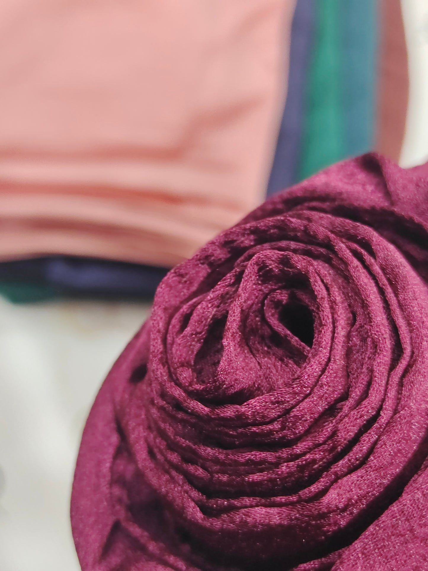 🛍️ Bubble Satin Hijab – Mulberry Wine | Soft Gloss Elegant Drape (Regular Size)