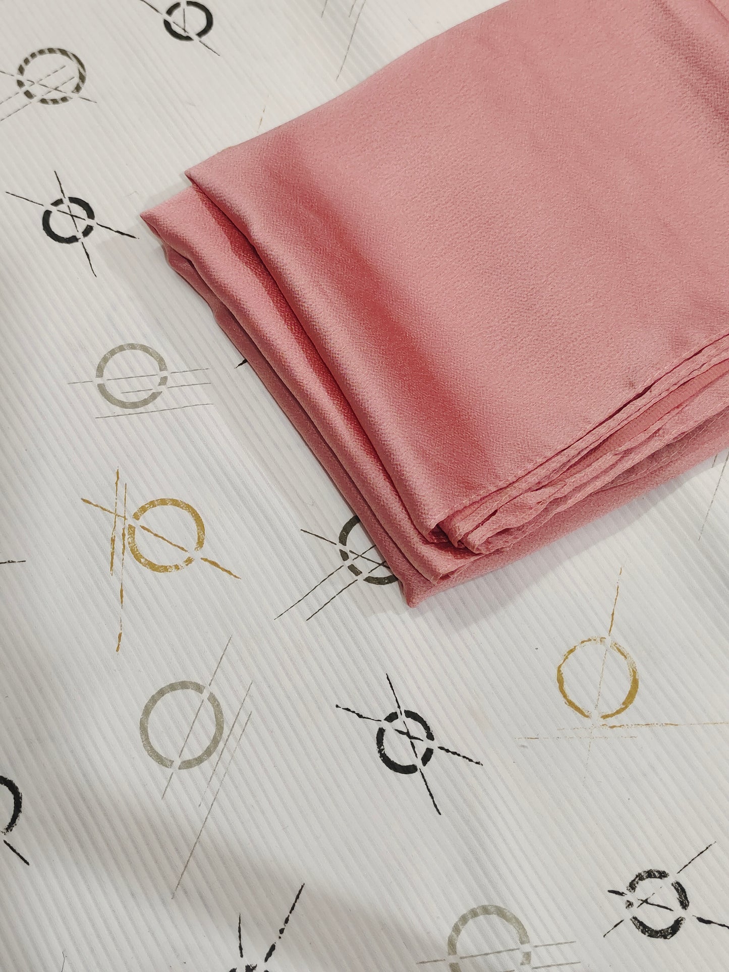 🛍️ Bubble Satin Hijab – Soft Blush Nude | Soft Gloss Elegant Drape (Regular Size)