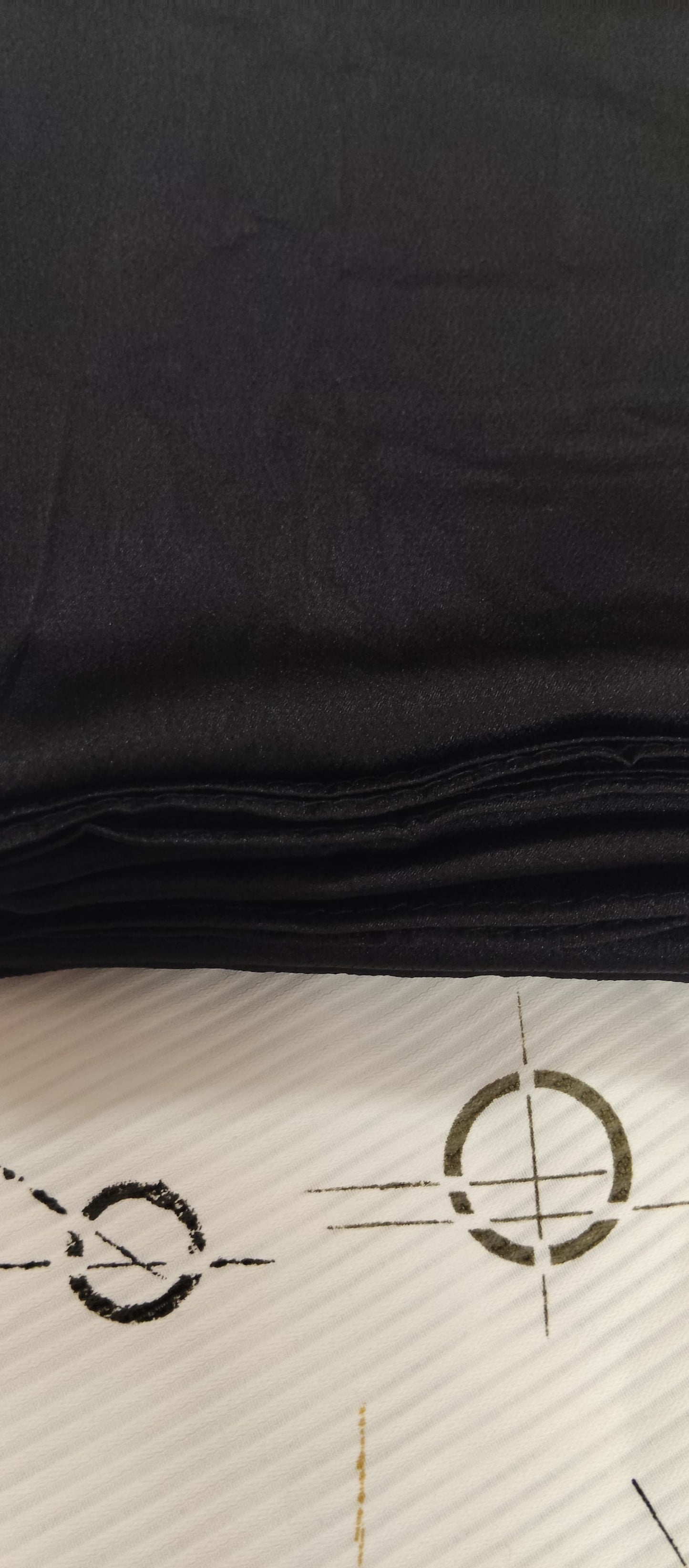 🛍️ Bubble Satin Hijab – Midnight Black | Soft Gloss Elegant Drape (Regular Size)