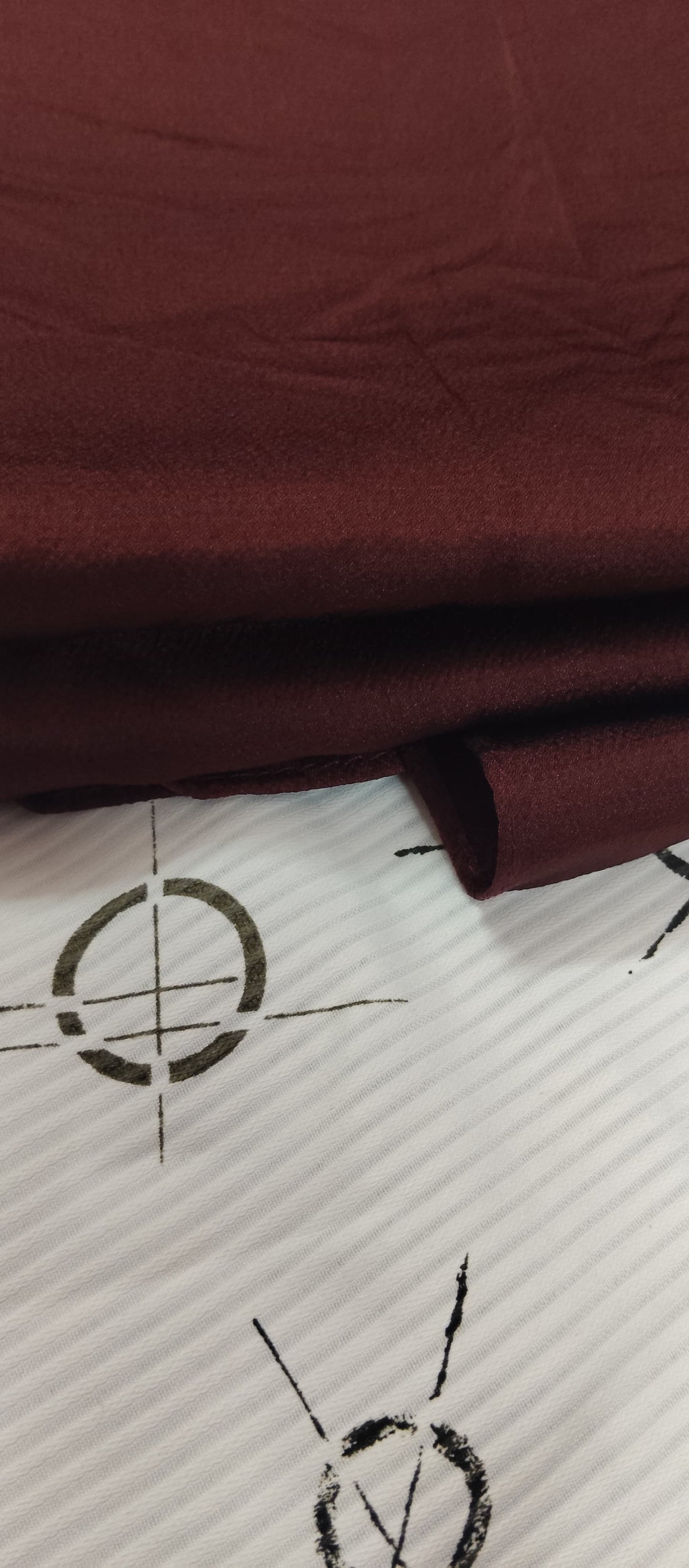 🛍️ Bubble Satin Hijab – Royal Burgundy | Soft Gloss Elegant Drape (Regular Size)