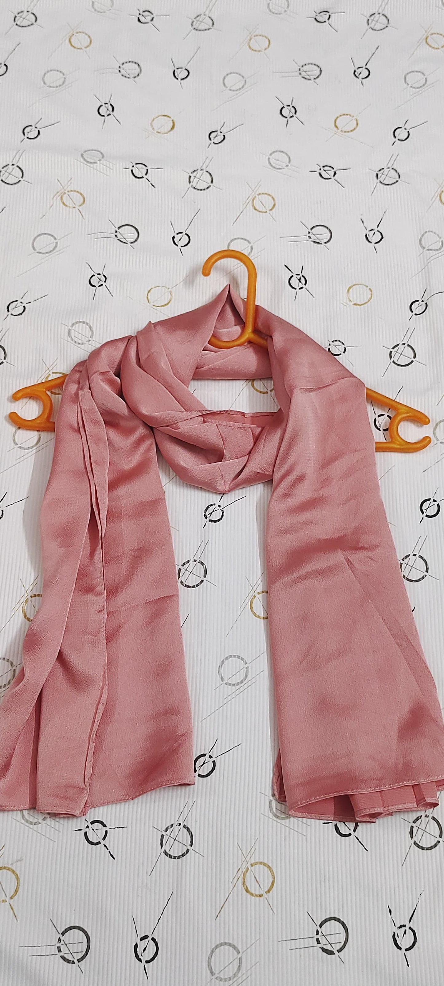 🛍️ Bubble Satin Hijab – Blush Rose | Soft Gloss Elegant Drape (Regular Size)