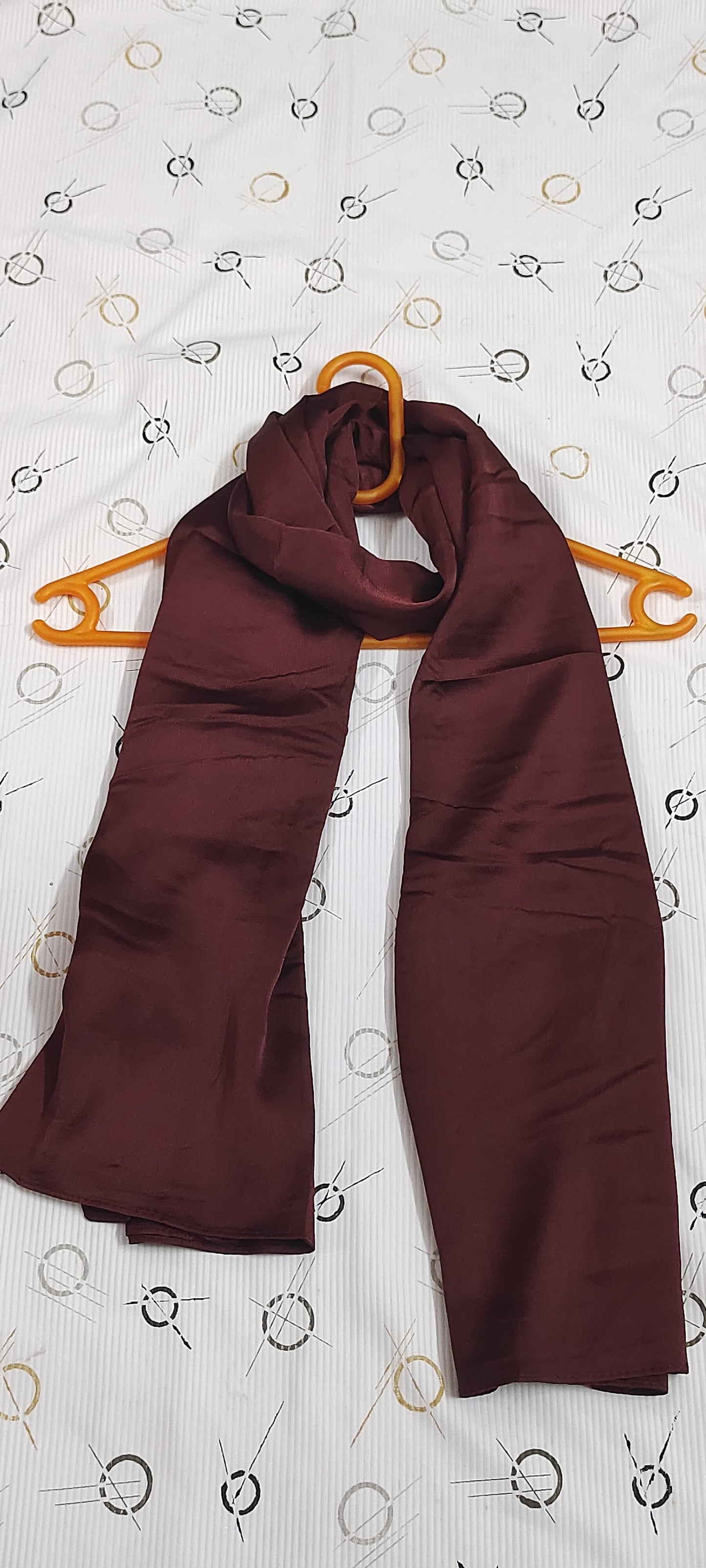🛍️ Bubble Satin Hijab – Royal Burgundy | Soft Gloss Elegant Drape (Regular Size)