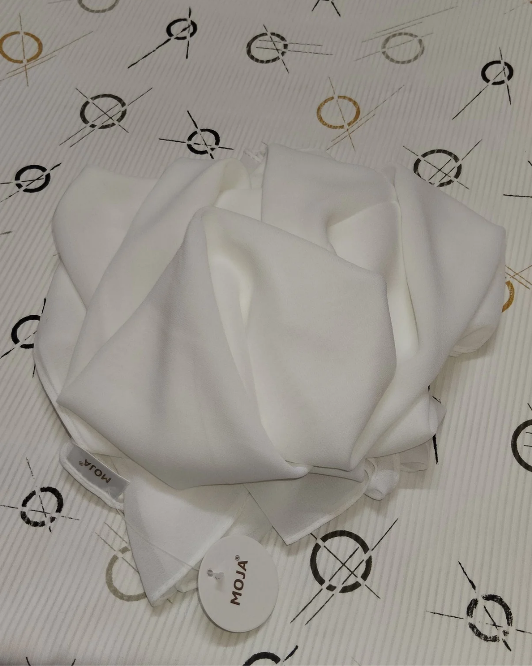 MOJA Malaysian Heavy Chiffon / Georgette Hijab – Milk White [2m Big Size]