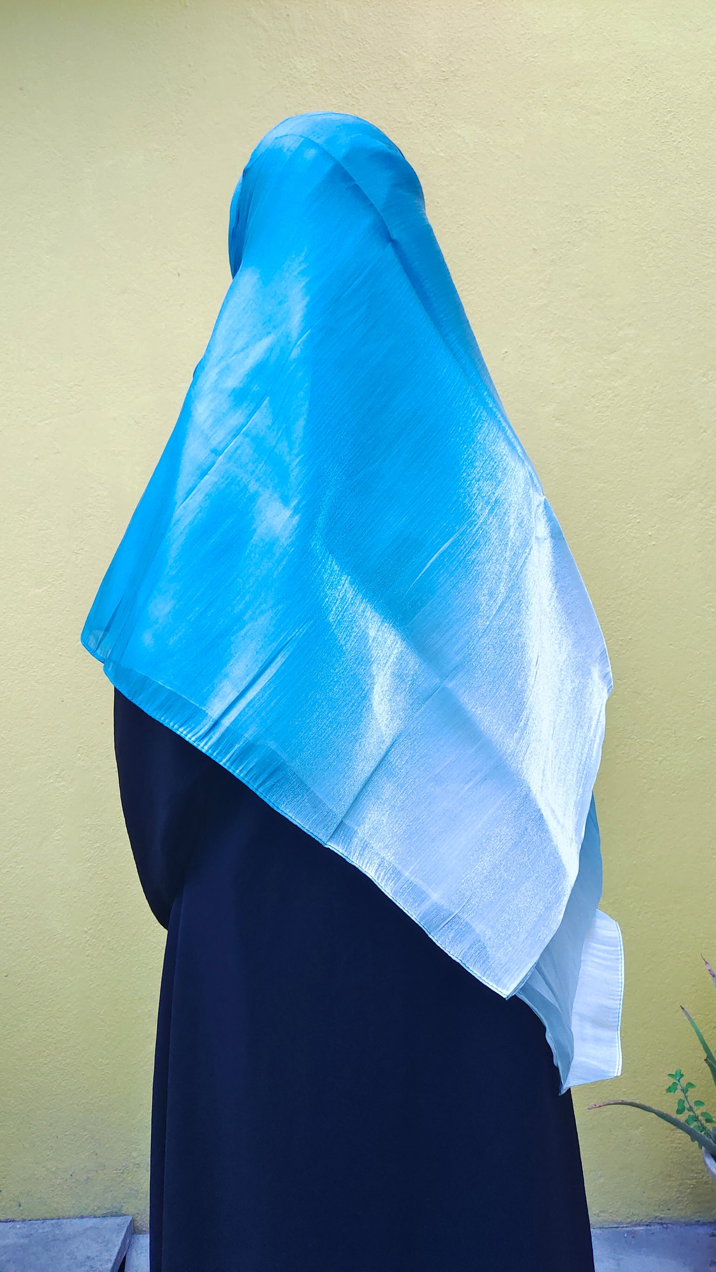 Organza Ombre Hijab – Vivid Aqua | Lightweight, Elegant & Flowy